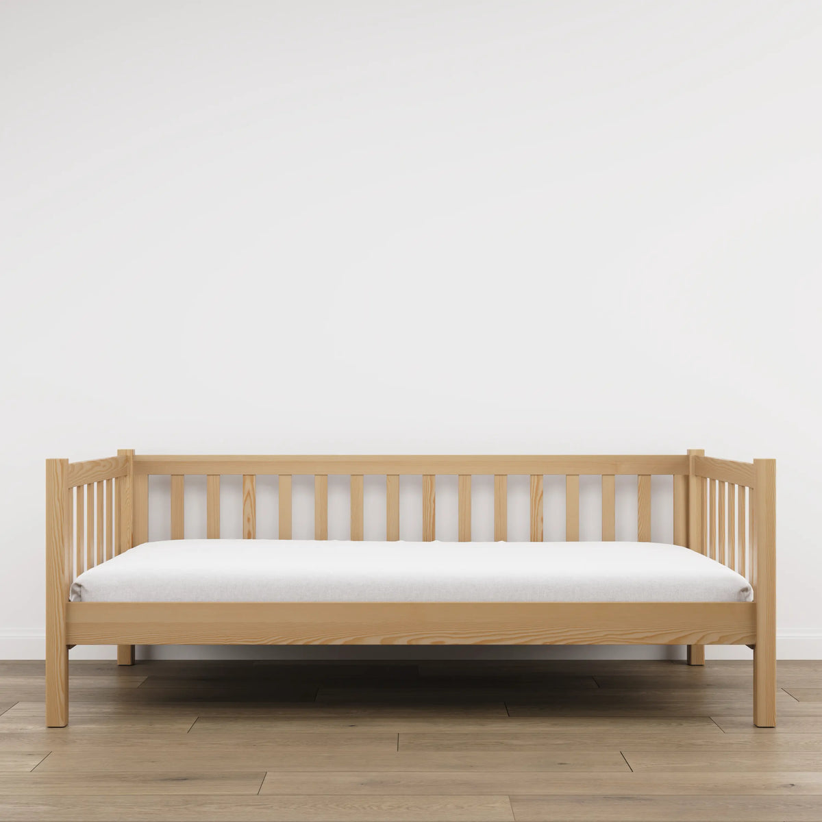 Łóżko sofa drewniane sosna naturalna – widok boczny, bryła i proporcje mebla